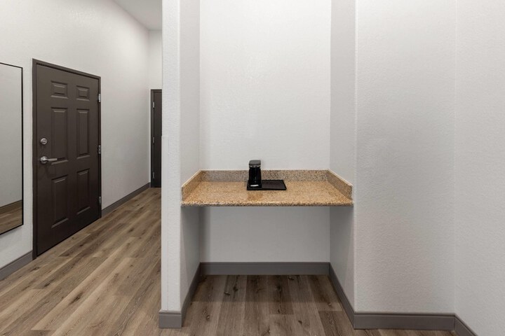 La Quinta Inn & Suites by Wyndham Kyle - Austin South