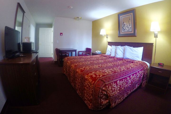 Room 7 of 24