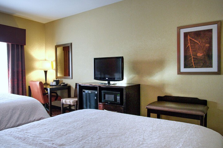 Room 10 of 32