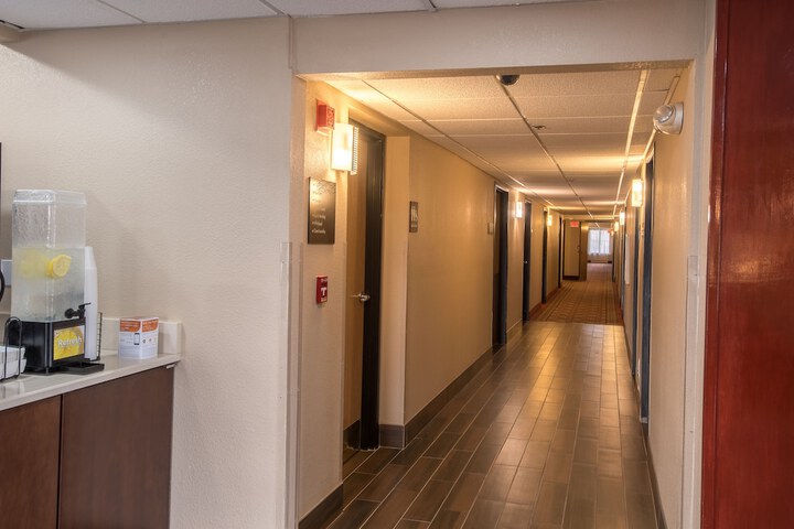 Clarion Pointe Racine - Mount Pleasant