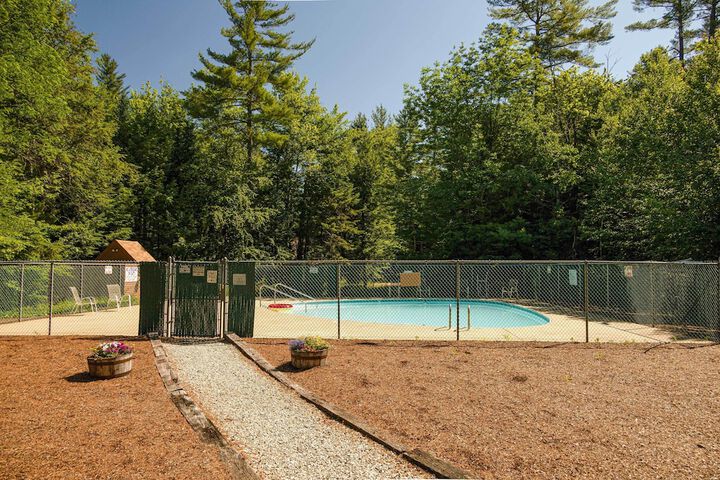 Cozy Bartlett Townhome 3 Mi to Attitash Mountain