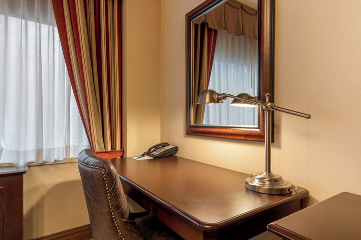 Room 11 of 79