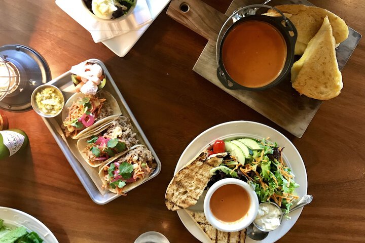 Dining 60 of 77
