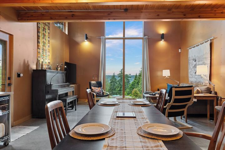 Crows Nest by Avantstay Accessible Home w / Views