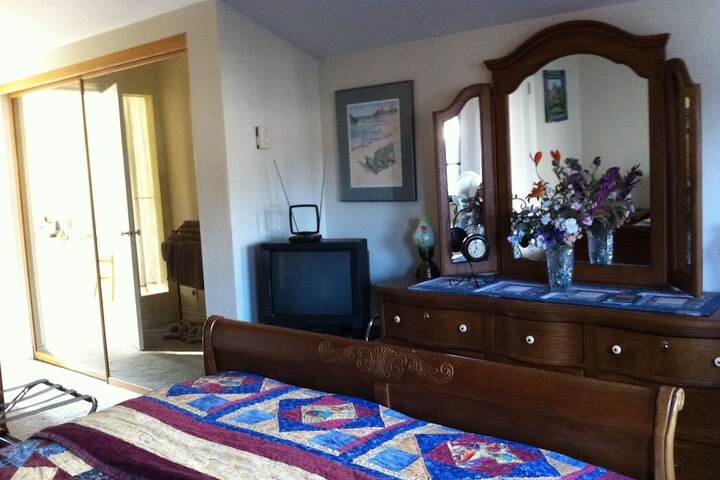 Room 12 of 18