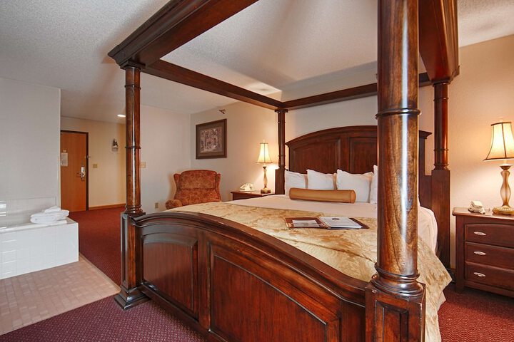 Room 8 of 10
