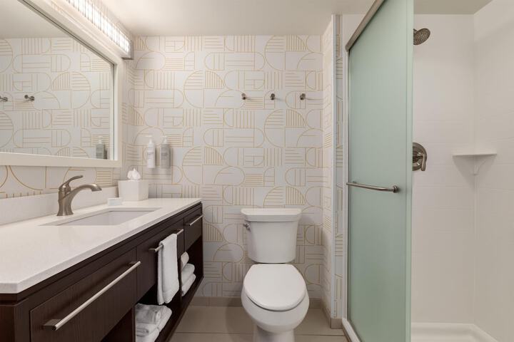 Home2 Suites by Hilton Bowling Green Hotel