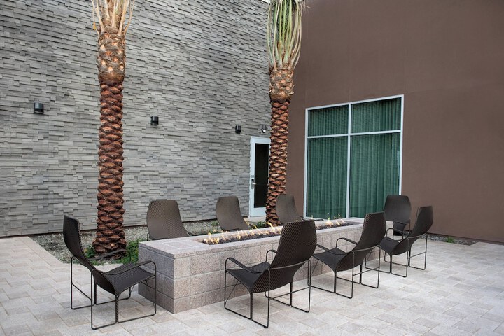Courtyard by Marriott Mesa at Wrigleyville West