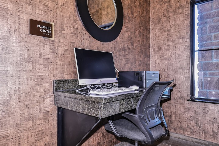 Cobblestone Hotel & Suites - Rhinelander