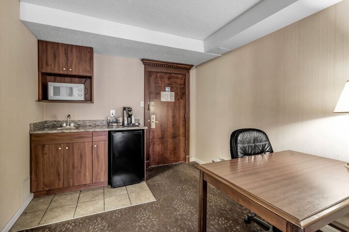Buffalo Airport Hotel