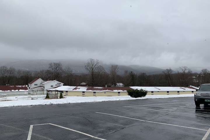 Four Winds Country Motel
