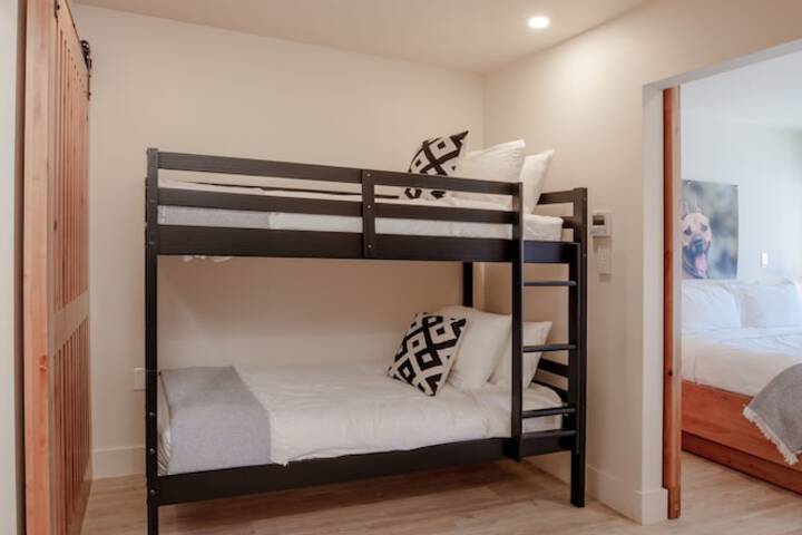 Room 40 of 51