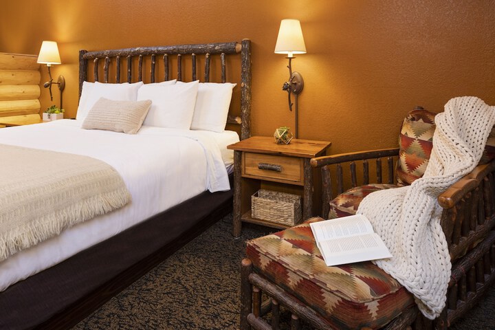bantr Grand Hotel Wausau - Rothschild