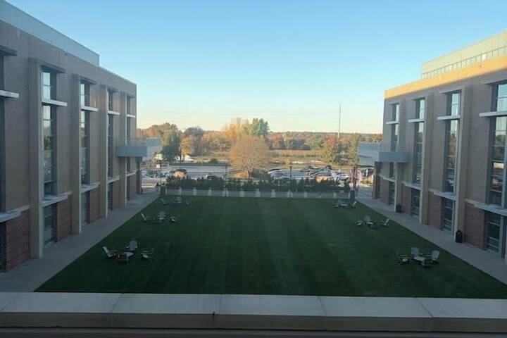 Sheraton Overland Park Hotel at the Convention Center