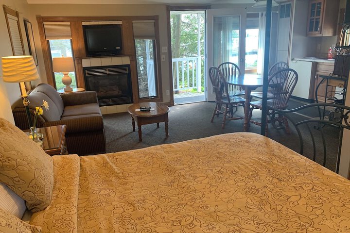 Room 82 of 128
