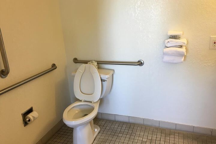 Room 16 of 35