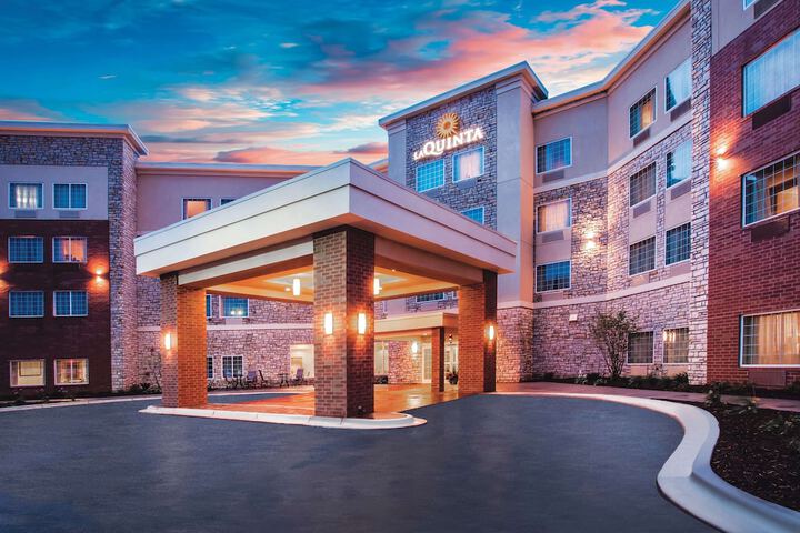 Hotel 2 of 32