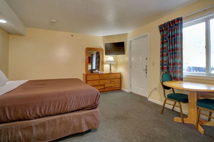 Room 8 of 20