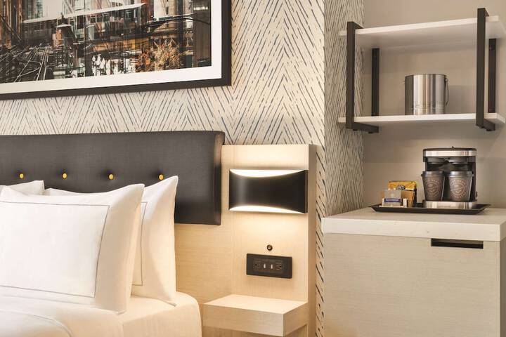 Room 52 of 96