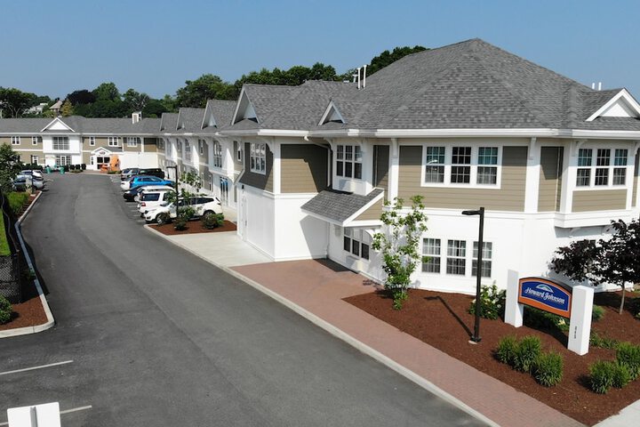 Howard Johnson by Wyndham Quincy / Boston