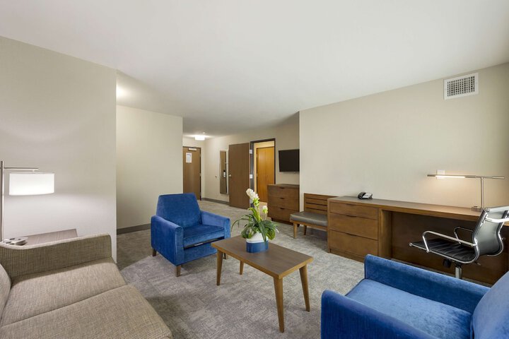 Best Western Plus Henderson Hotel