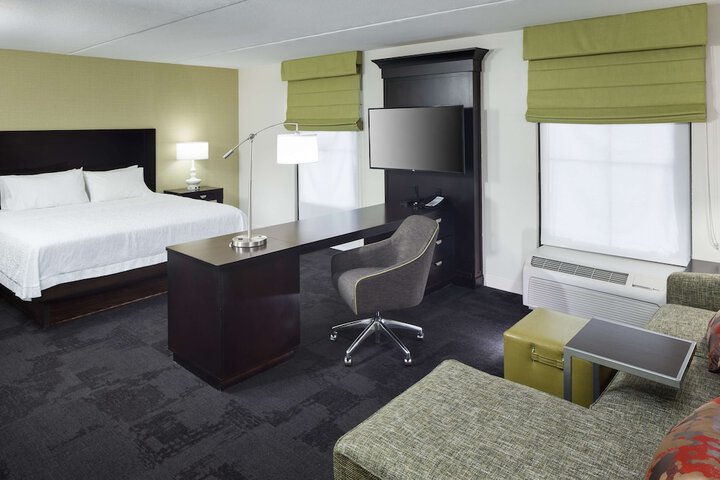 Room 25 of 47