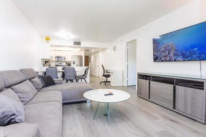 Bass & Sun Condominium 2 / 2 Bedroom