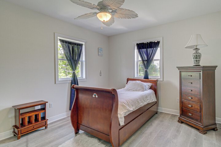 Waveland Vacation Rental - Walk to the Beach!