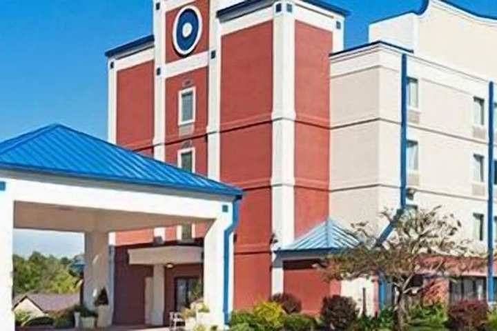 Mountain Inn & Suites
