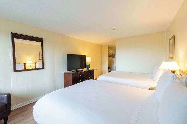 Aspinquid Resort