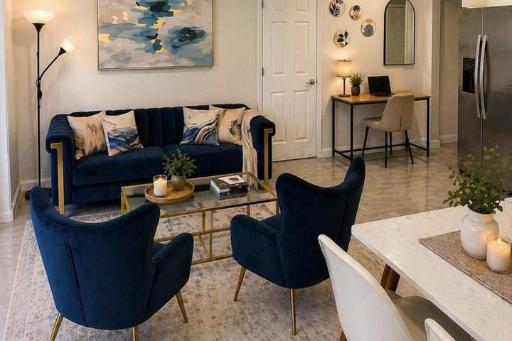 Cozy Two Bedrooms Apartment in Valrico