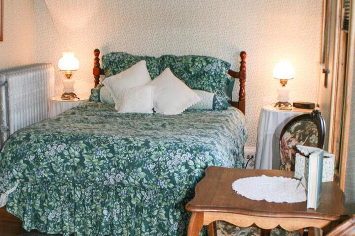 THE ANDRIE ROSE INN