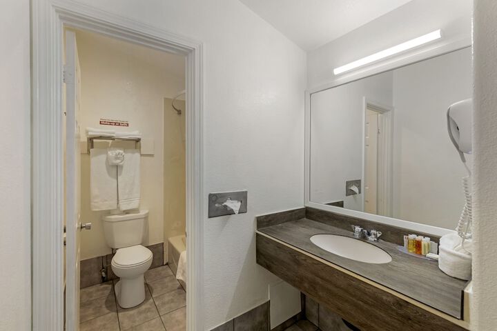 Room 123 of 131