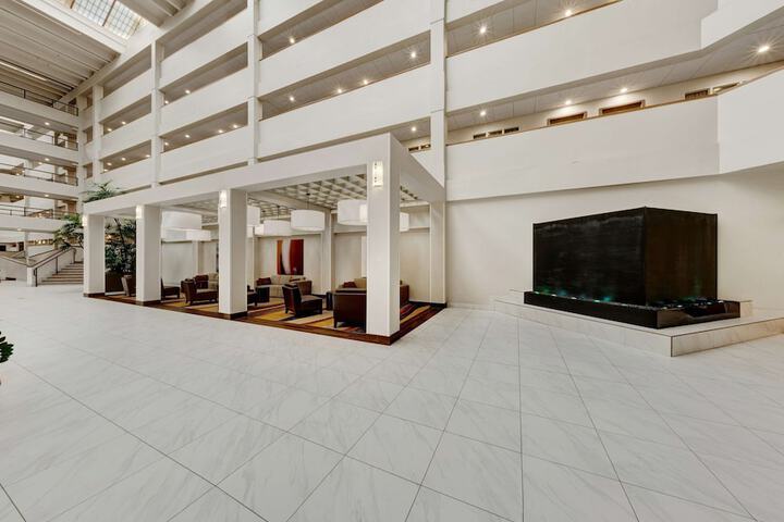 Embassy Suites by Hilton Milwaukee Brookfield