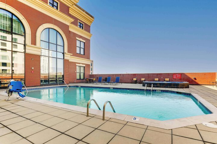 Pool 4 of 60