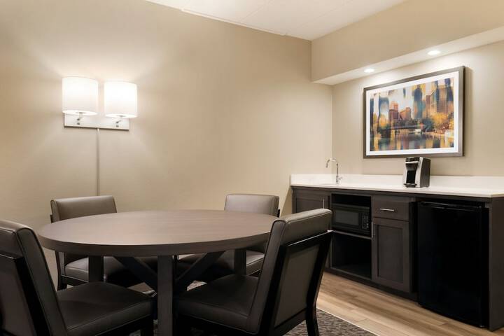 Room 35 of 65