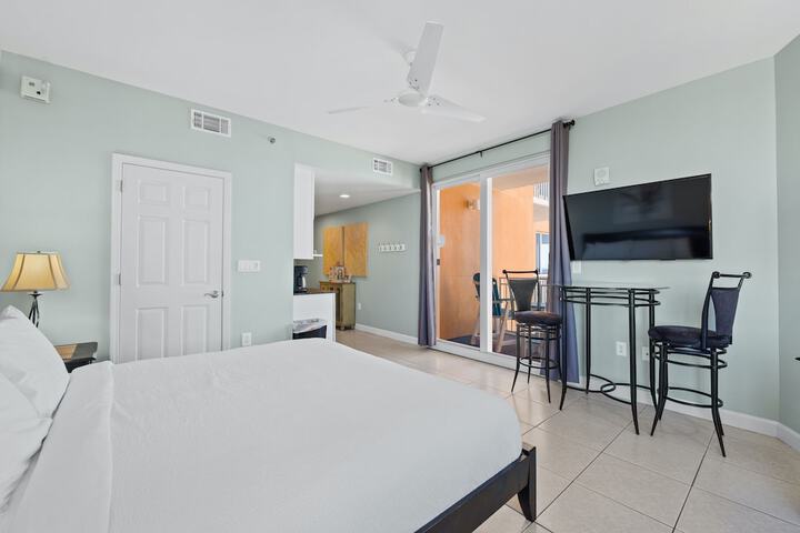 Room 822 of 954