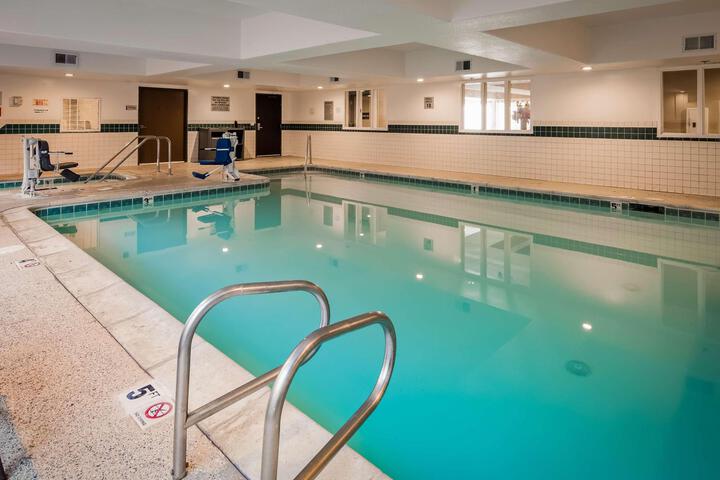 Best Western Plus Airport Inn Suites