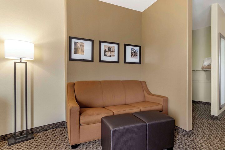 Room 16 of 38