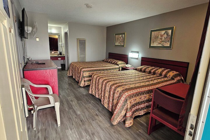 Room 12 of 15