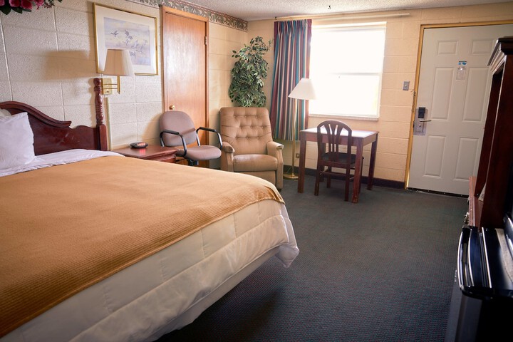 Room 11 of 14