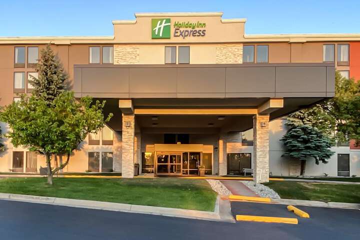 Holiday Inn Express Flint-Campus Area by IHG