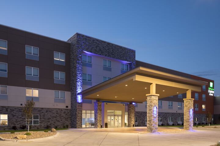 Hotel 4 of 74