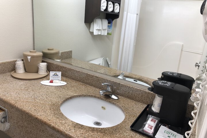 Room 6 of 23