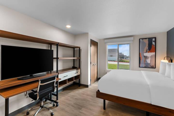 Everhome Suites Bastrop by Choice Hotels
