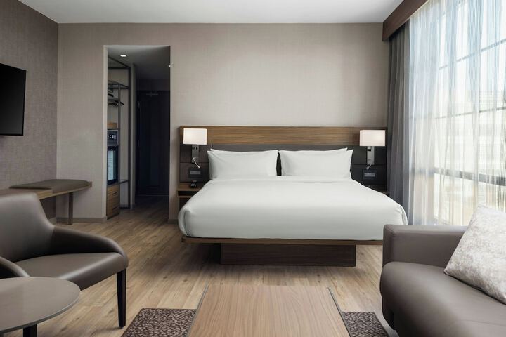 Room 25 of 69