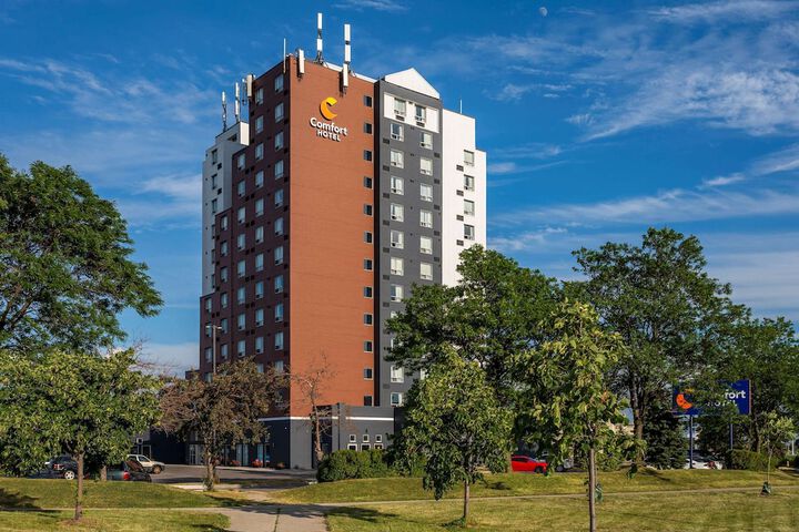 Hotel 6 of 13