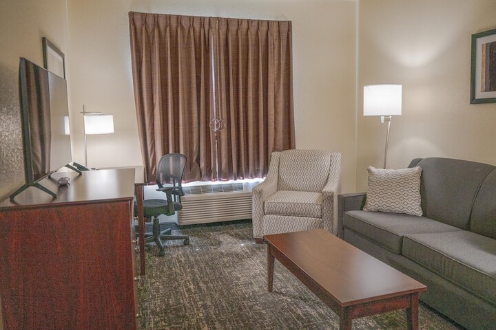 Cobblestone Hotel & Suites - Lamar