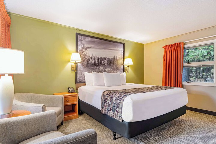 Room 42 of 61