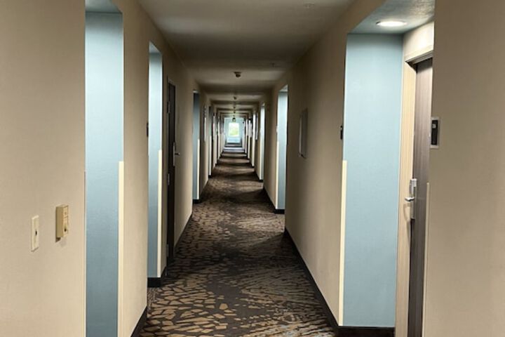 Ballroom/Hall 75 of 77